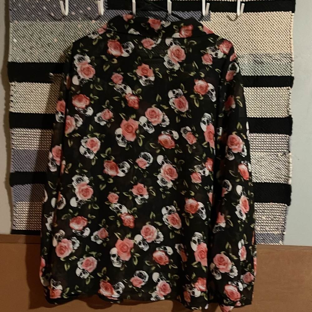Sheer Torrid Button down - Picture 4 of 4